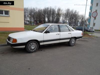   Audi 100  