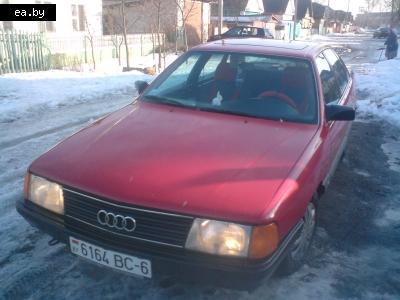   Audi 100  