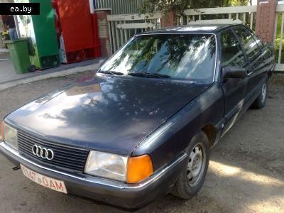   Audi 100  