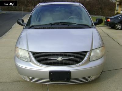   Chrysler Town-Country   