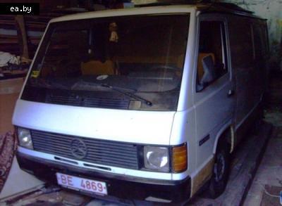     Mercedes MB100  100
