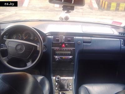    Mercedes E Class (W210)   