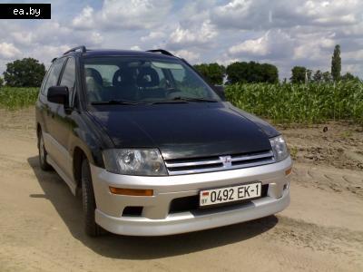       Mitsubishi Space Runner   