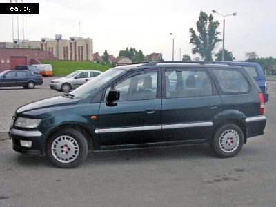  Mitsubishi Space Wagon   