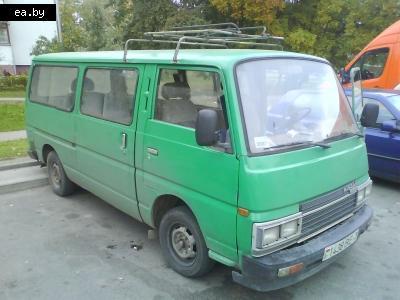 /  Nissan Urvan  