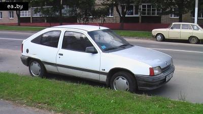 -  Opel Kadett  