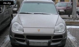 -  Porsche Cayenne  