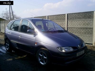 -  Renault Scenic  
