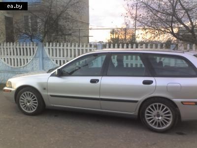    Volvo V40  40